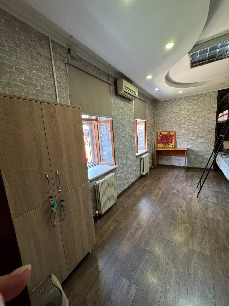 Friends Hostel Chisinau Exterior photo